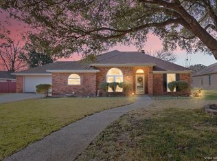 327 E Chapman Rd, Hewitt, TX 76643