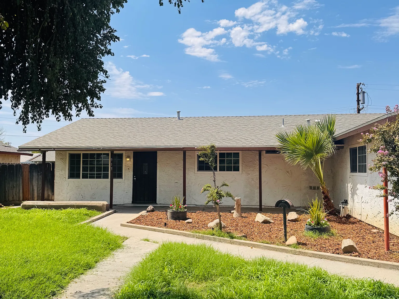 4 bed, 1800 sqft, $2,000 — Photo 2