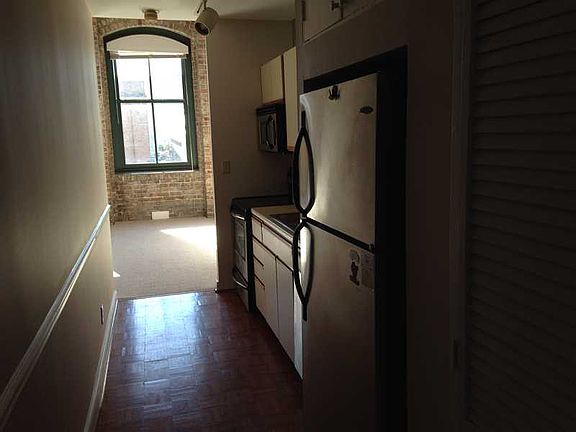3rd image of 1107 S Peters St APT 314