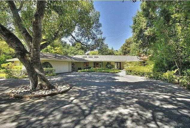 1st image of 17 Lowery Dr