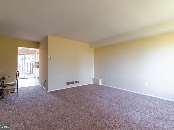 5th image of 203 Brunswick Ct