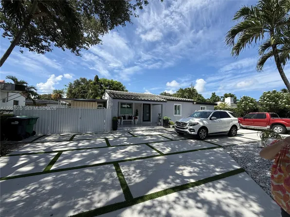4261 SW 12th St, Miami, FL 33134