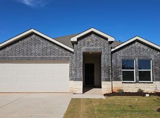 1121 E Stetson Ln, Mustang, OK 73064