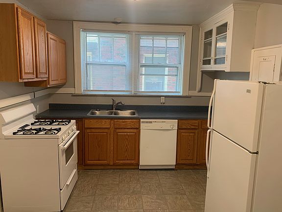 4th image of 4956 Parker Ave #1W