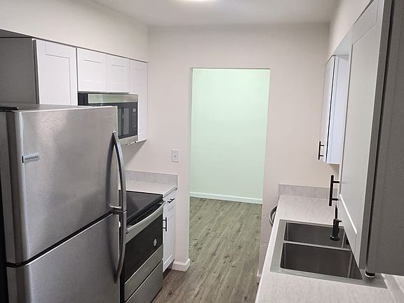 5th image of 1201 Vandenberg Ave #1201