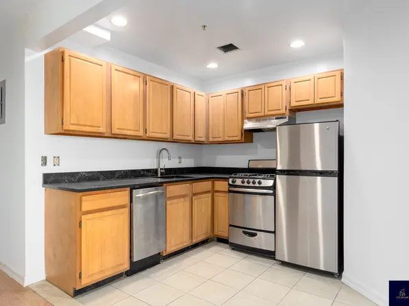 19-19 24th Avenue image 6 of 16