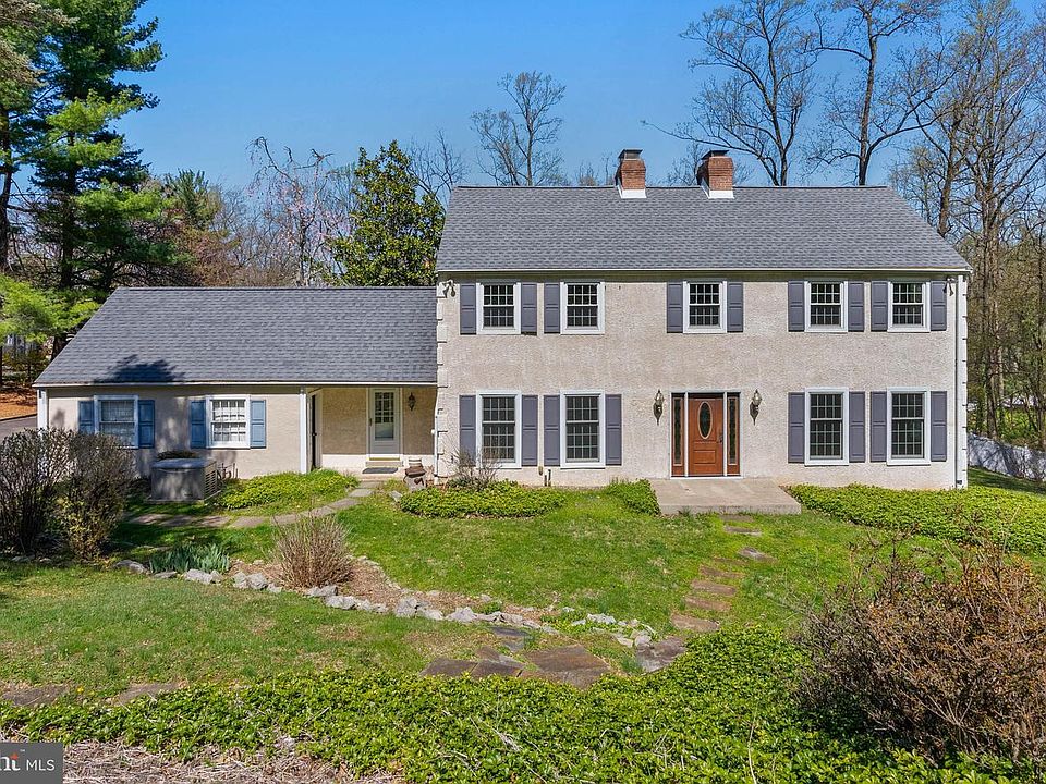 1st image of 150 Continental Dr
