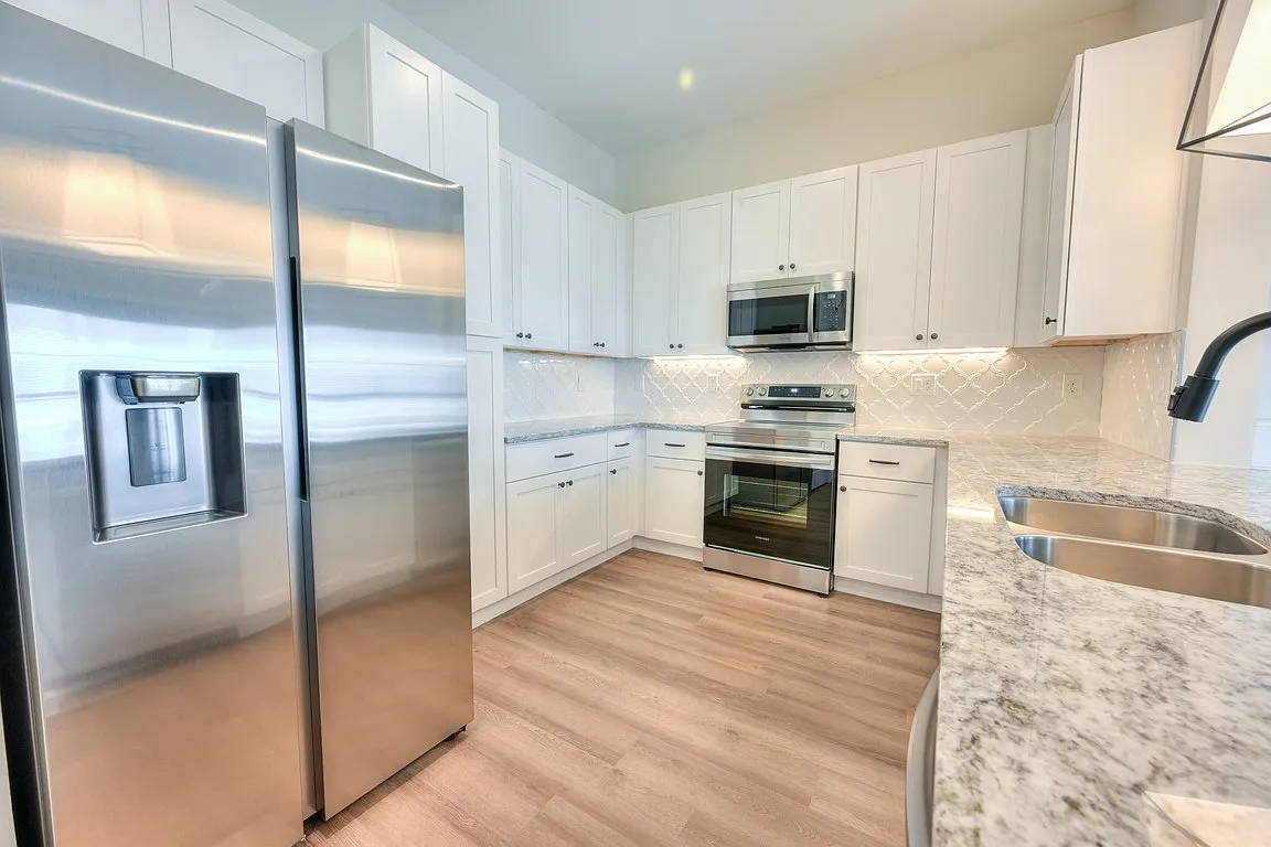 Kempton Apartments — Photo 2