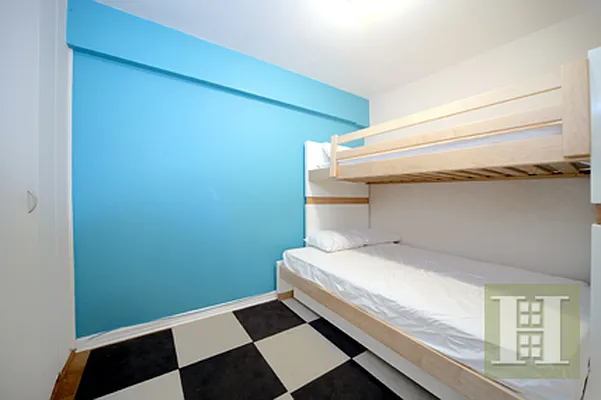 Rented by Halstead Real Estate | media 15