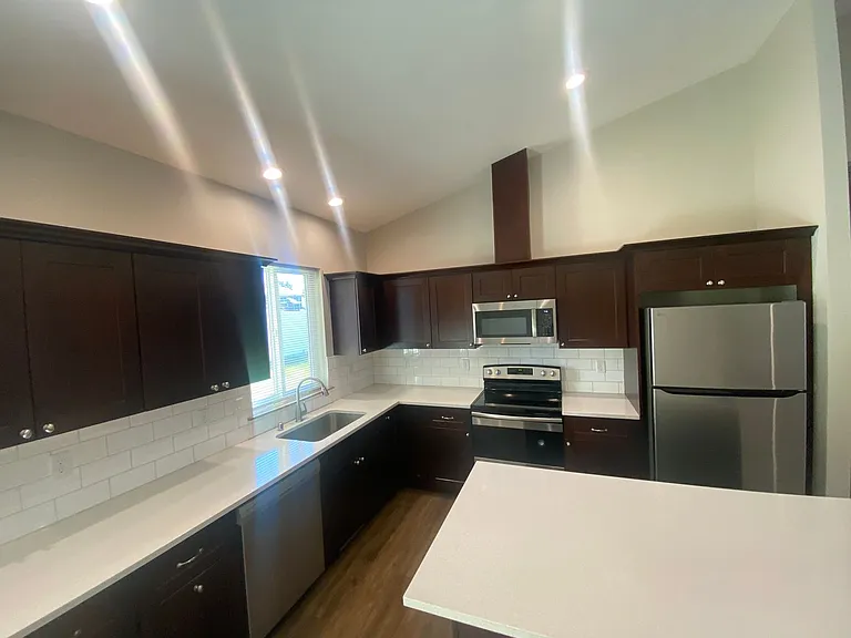 1414 E. 6th Duplex — Photo 16