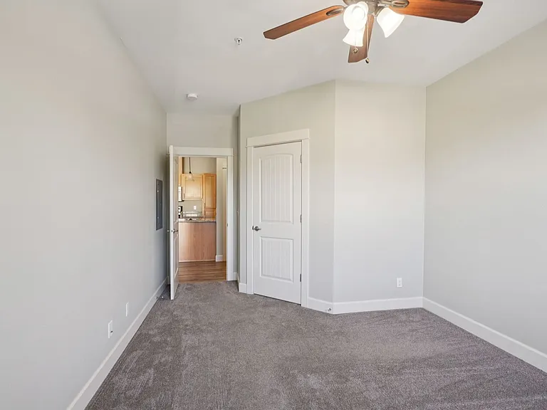 Aspen Grove Apartments — Photo 24