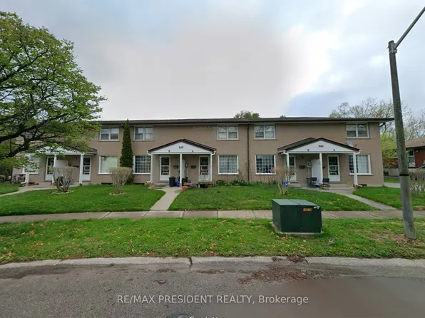 560 Brookhaven Cres #B, Waterloo, ON N2L 4R7