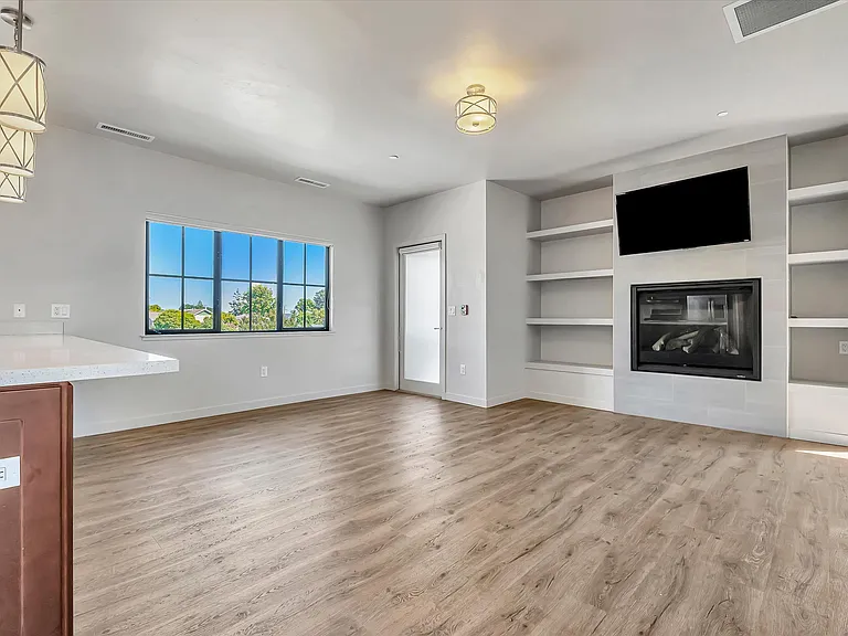 Upscale Westside Living! Spacious 2BD/2BA Above Copal Restaurant — Photo 6
