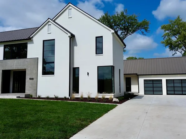 1840 Quail Creek Dr, Lawrence, KS 66047