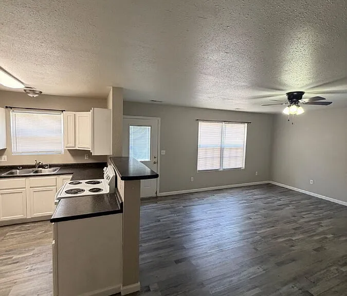 214 Kronos Dr #B — Photo 8