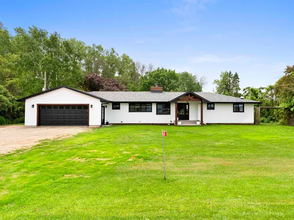 W1691 Fish Creek Rd, Seymour, WI 54165