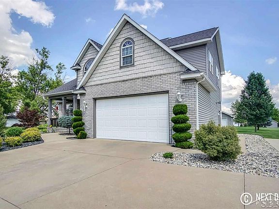 2 plus car garage has Hot/cold water and fully insulated