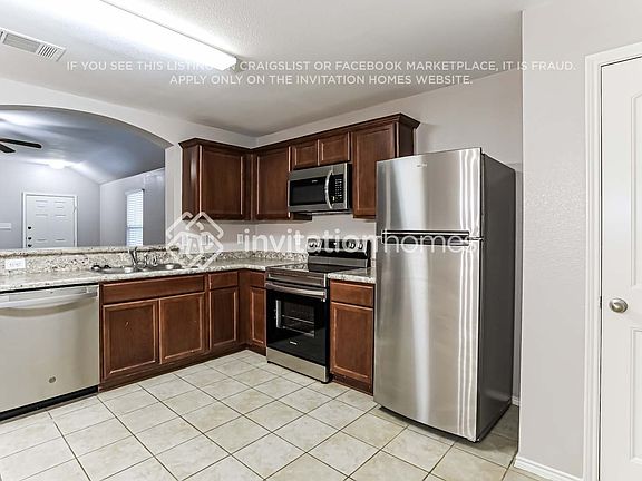 4th image of 501 Hawthorn Dr