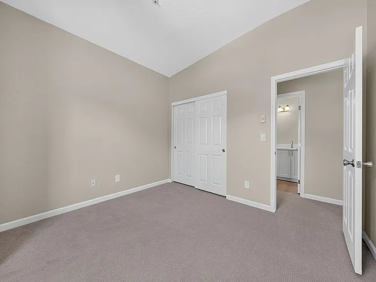 385 Race St — Photo 15