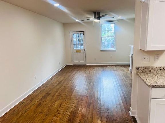 3rd image of 2613 Laurel St