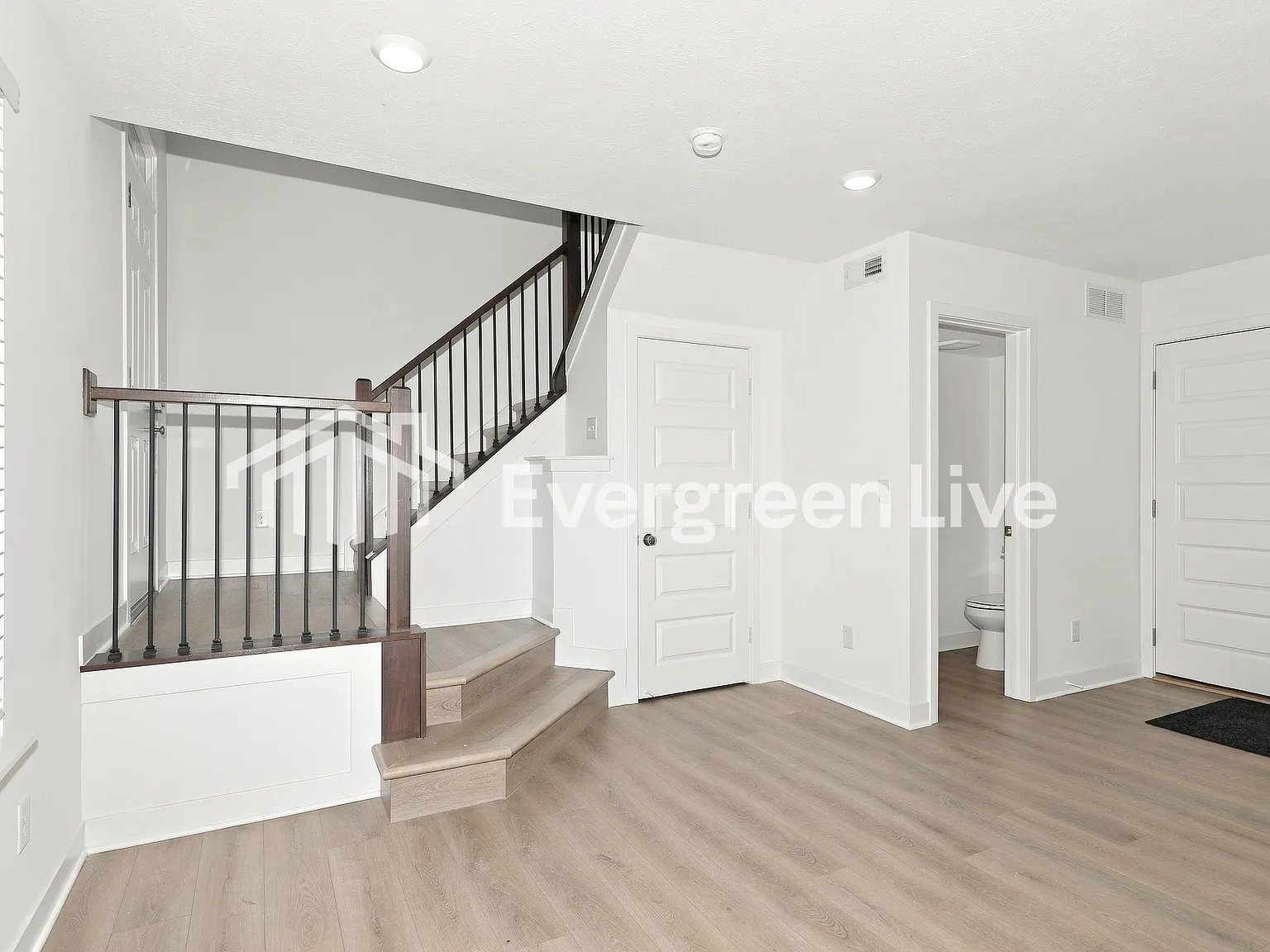 3 bed, 3.0 bath, 1743 sqft, $2,135 — Photo 3
