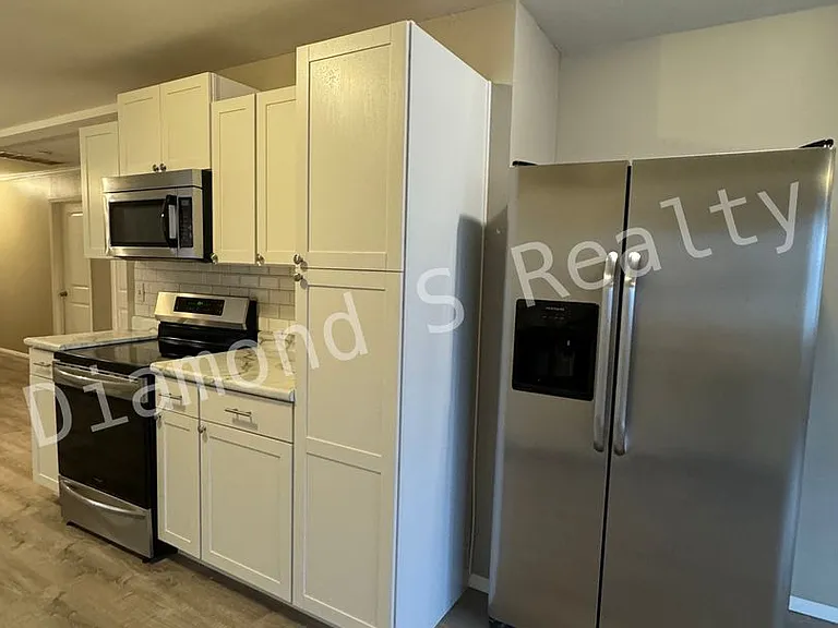 2202 S Prospect Ct — Photo 8