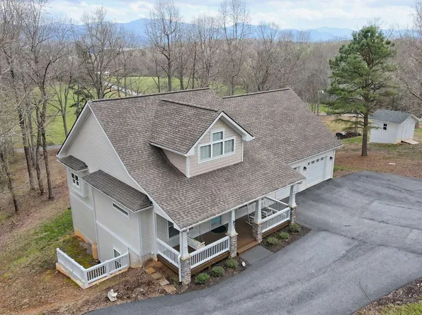 463 Chatuge Shores Cir, Hayesville, NC 28904