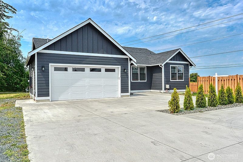 2nd image of 1112 Falcon Court
