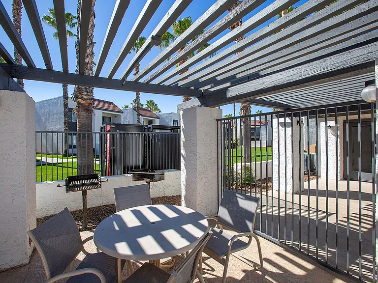 Townhomes on the Park Apartment Homes — Photo 38