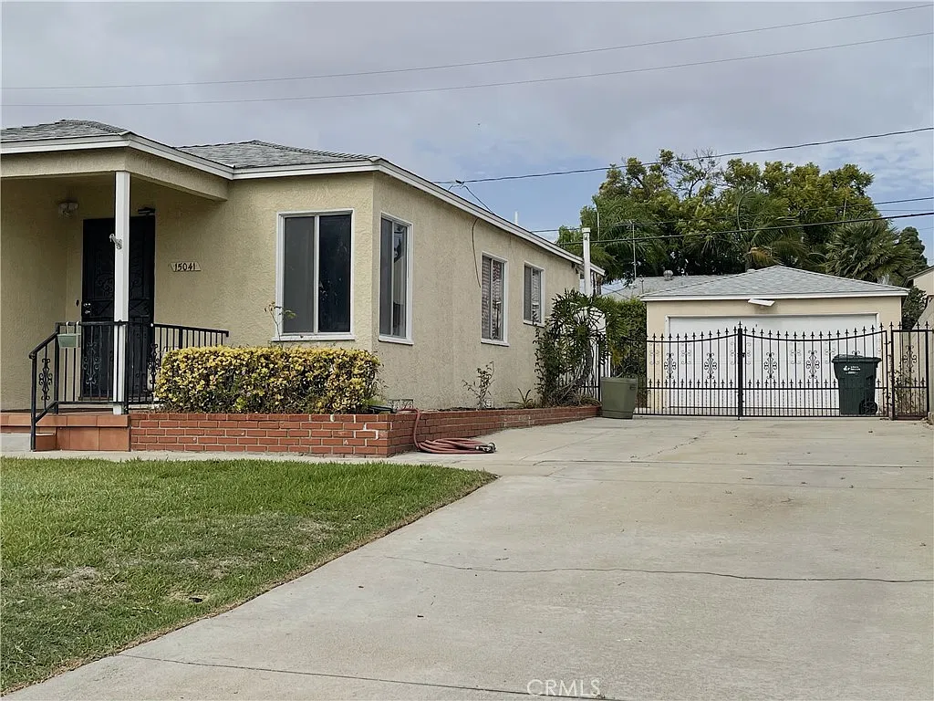 3 bed, 1.5 bath, 1394 sqft, $3,700 — Photo 2