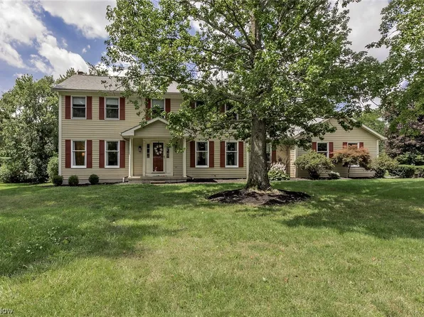 7400 Lacosta Dr, Hudson, OH 44236