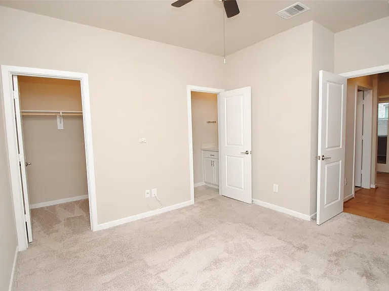 8326 Oakland Heights Ln — Photo 15