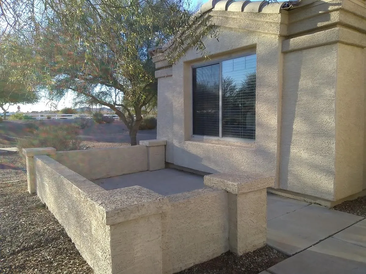 Building Photo - 376 W Phantom Dr