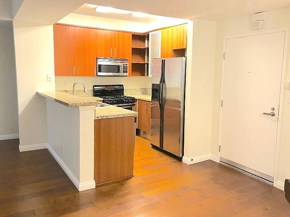 4th image of 620 S Gramercy Pl APT 126