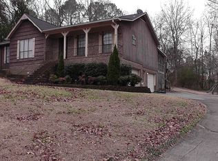 813 Colonial Dr, Alabaster, AL 35007