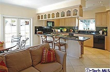 Living Room / Kitchen