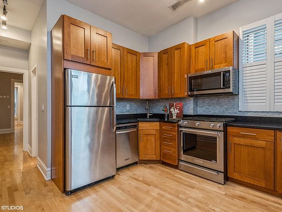 3rd image of 2024 N Clifton Ave #2