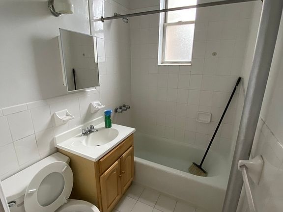 3rd image of 260 Hawthorne St APT D4