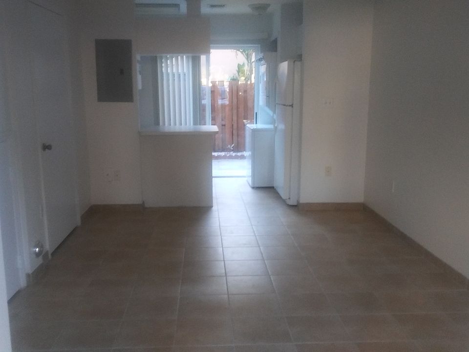 1st image of 960 NW 78th Ave Unit 2C