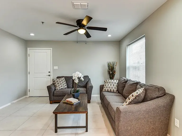 1208 N Mile 1 E #807 — Photo 7