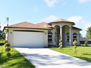2515 45th St W, Lehigh Acres, FL 33971
