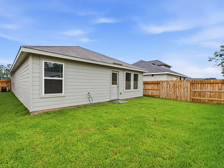 18716 Loom Dr — Photo 29