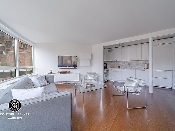 4th image of 200 E 94th St APT 614