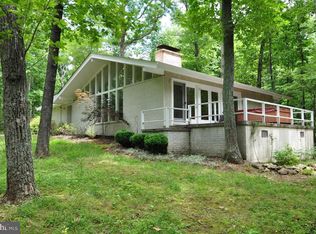 135 Lizzie Mills Rd, Castleton, VA 22716