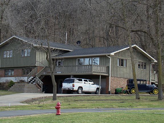 2nd image of 900 W Side Dr