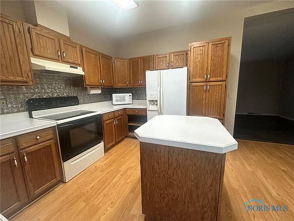 5th image of 1740 Ayersville Ave