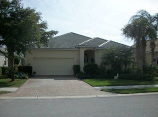3641 Grand Cypress Dr, Naples, FL 34119