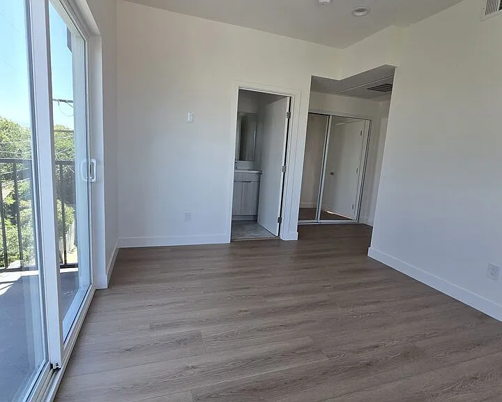 10827 1/2 Peach Grove St #1/2 — Photo 18