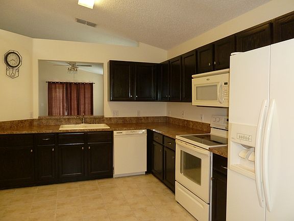 4th image of 2344 Donegan Pl