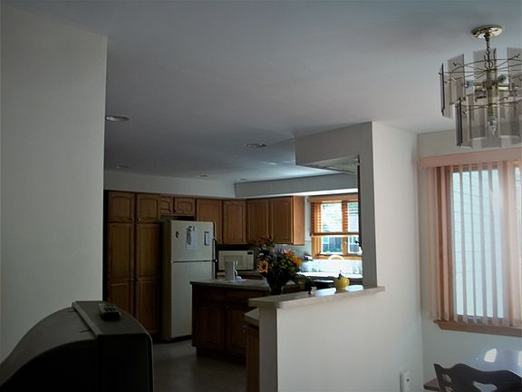 3rd image of 462 Walton Dr
